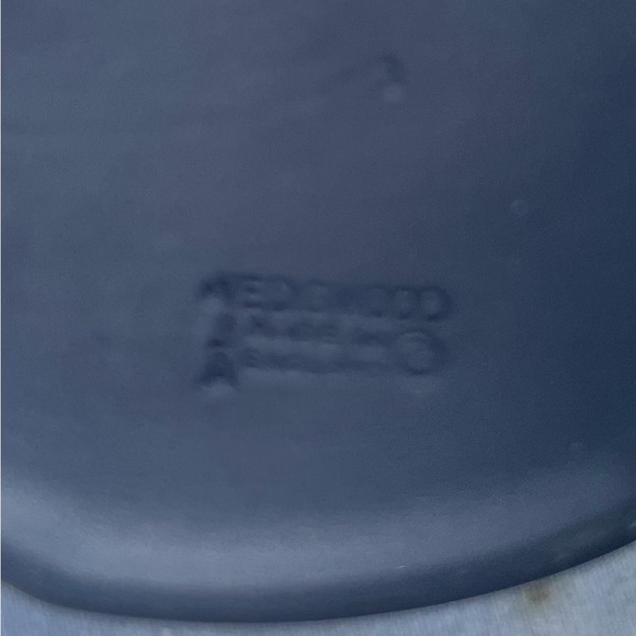 Wedgwood jasperware floral trinket box marked great condition - Picture 5 of 6